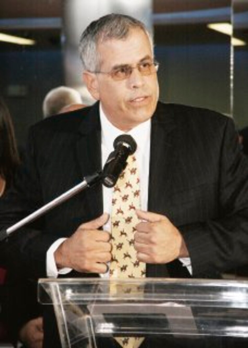 Roberto Arango: Otra vez en el potro de Pandeportes