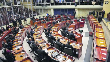 Piden un alto al clientelismo político
