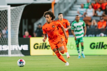El contrato de Adalberto ‘Coco’ Carrasquilla con Pumas sería a largo plazo