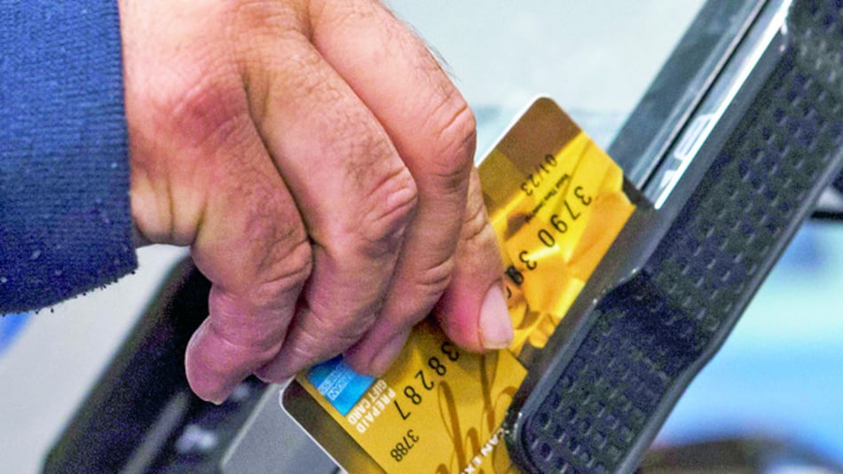 AmEx reducirá $1,000 millones