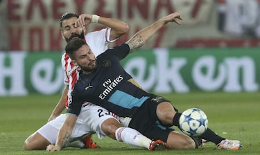 Giroud rompe la maldición del Arsenal