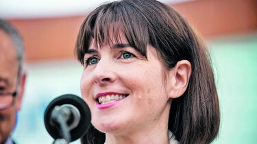 Renuncia directora del Comité Demócrata por correos