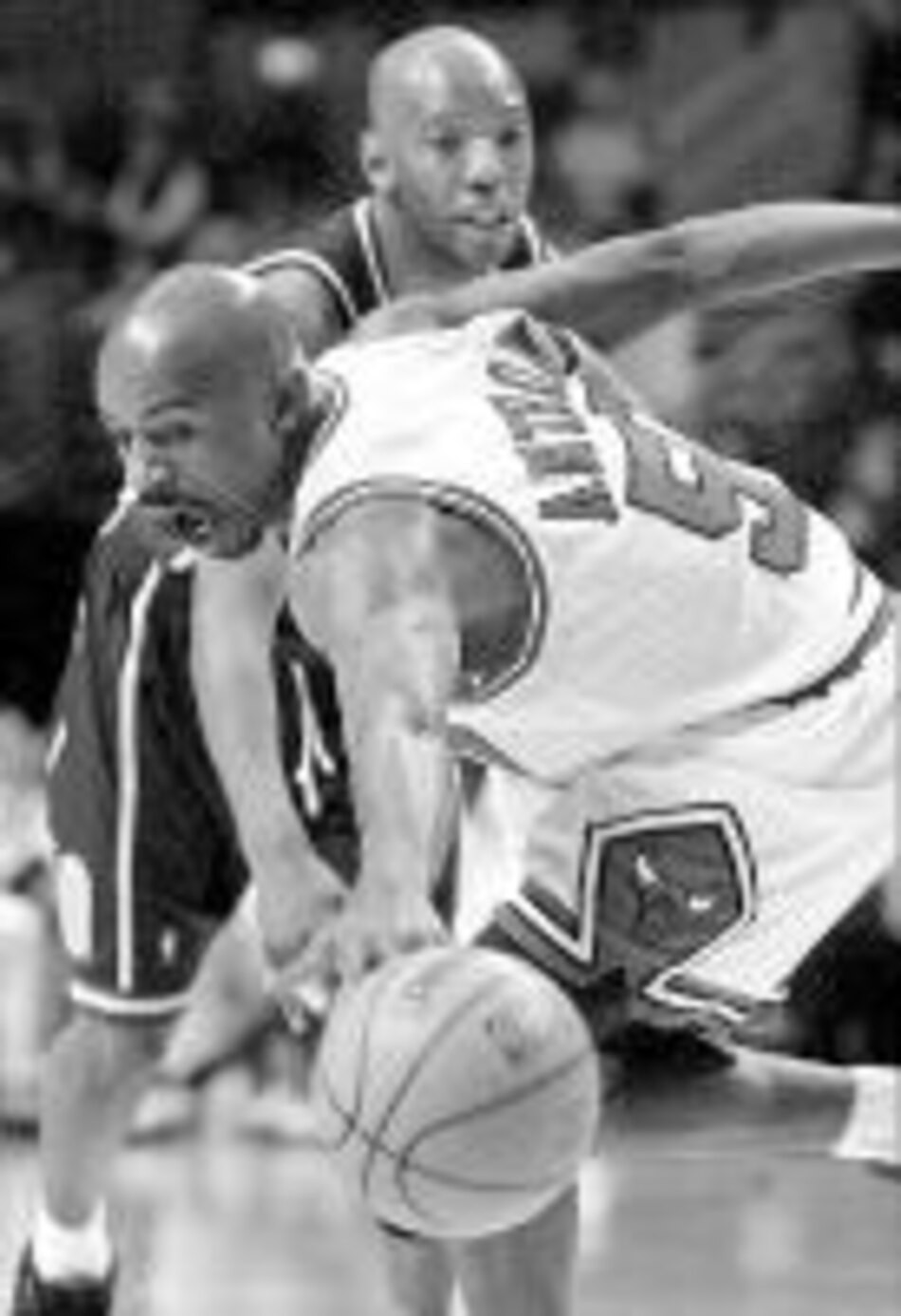 Bulls embisten al mando de Cartwright