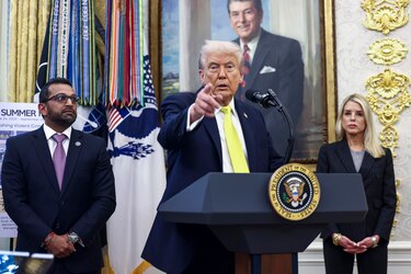 Trump dice que analiza llevar a cabo ataques en territorio venezolano