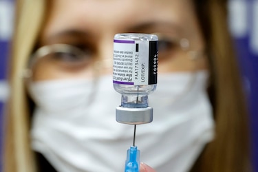 Luz verde para cuarta dosis de vacuna anticovid en Israel a mayores de 60 años