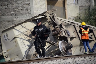 Descarrilamiento de un tren deja cinco muertos en México