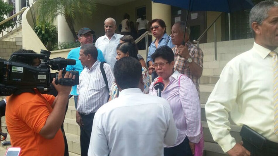 Afectados por envenenamiento con medicamentos protestan en la Corte; anuncian apelación