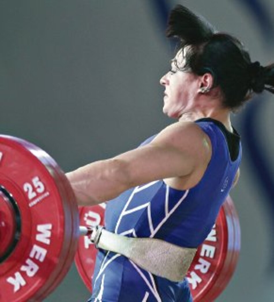 Podobedova conquista tres preseas doradas