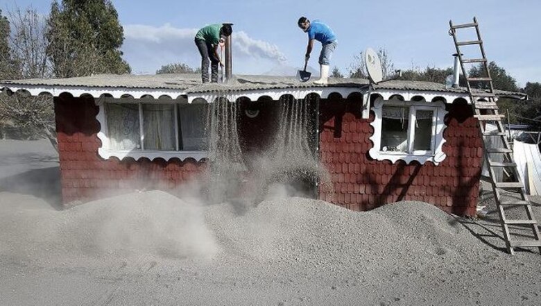 Cenizas del volcán Calbuco se expanden por el Cono Sur