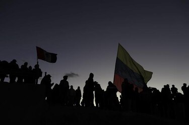 Autoridades mexicanas piden a migrantes que dejen su campamento improvisado
