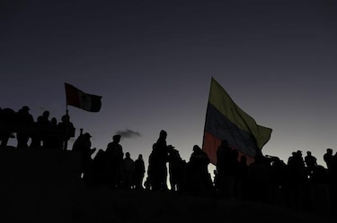 Autoridades mexicanas piden a migrantes que dejen su campamento improvisado