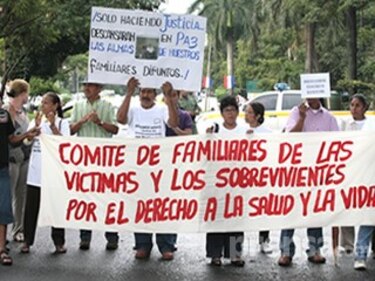 Vía Transístmica se mantiene cerrada por manifestantes