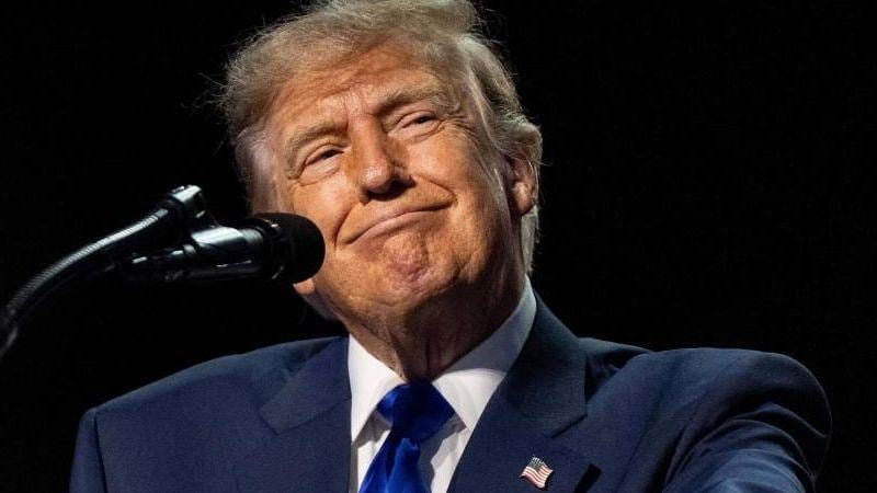 ¿Es legal que Trump prometa entregar $5 mil a cada estadounidense si los republicanos ganan las elecciones de noviembre?