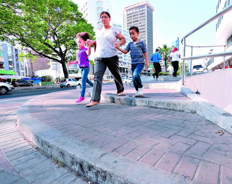 Polémica entre Alcaldía de Panamá y la SPIA por aceras