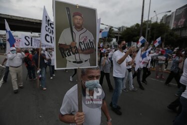 Ciudadanía protesta frente a la Asamblea Nacional: ‘¡Basta ya!’