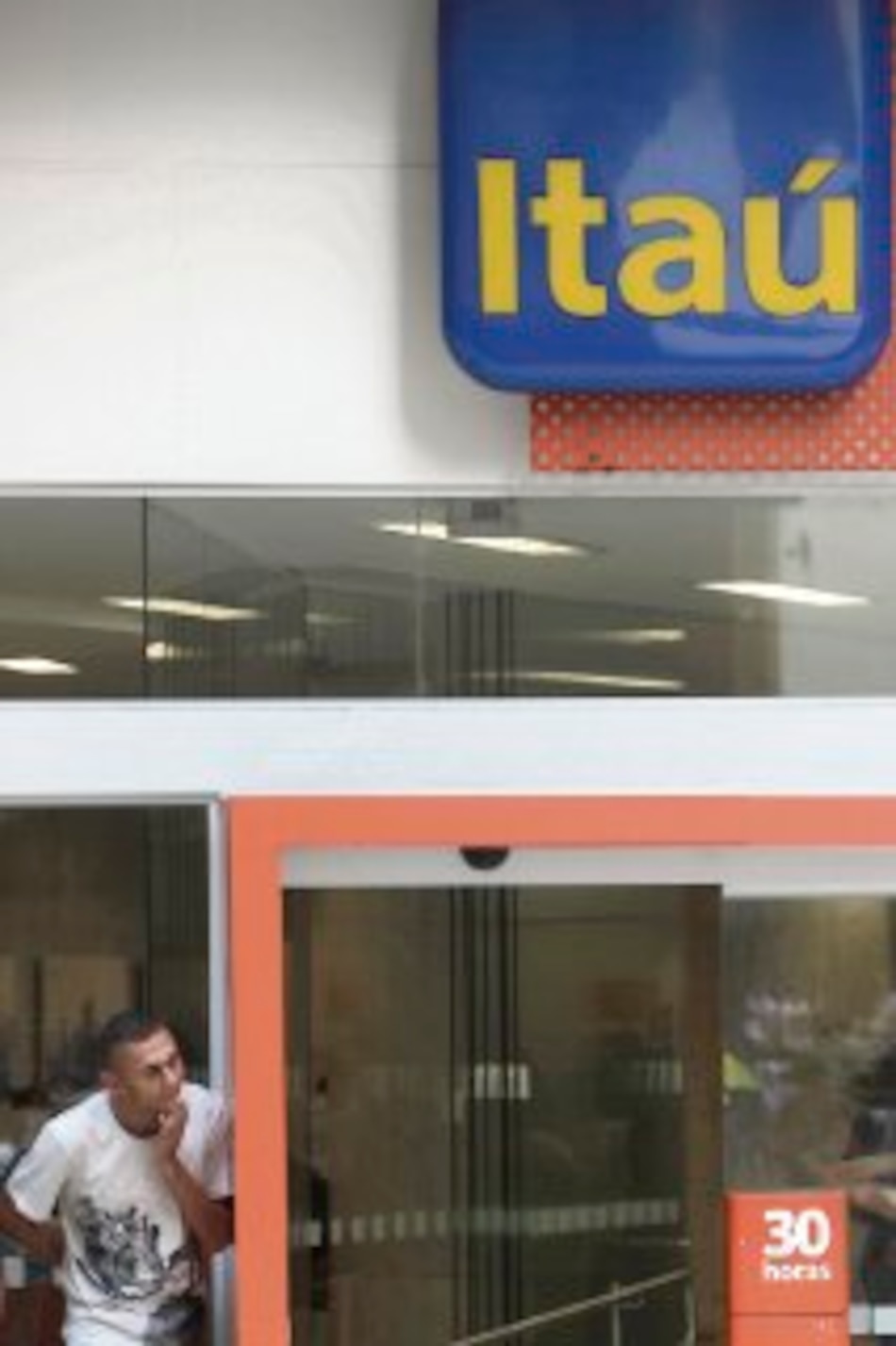 Itaú BBA busca mercado en la región