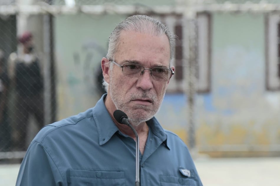 Capitalinos respaldan con su firma proceso de revocatoria a Fábrega