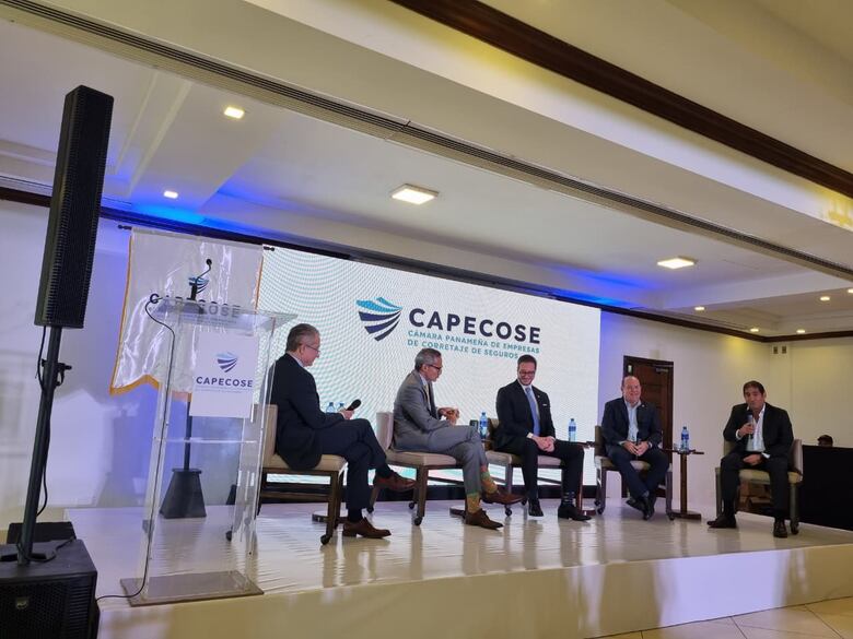 Advierten que Panamá debe frenar su ‘adicción a la deuda’ si quiere preservar el grado de inversión