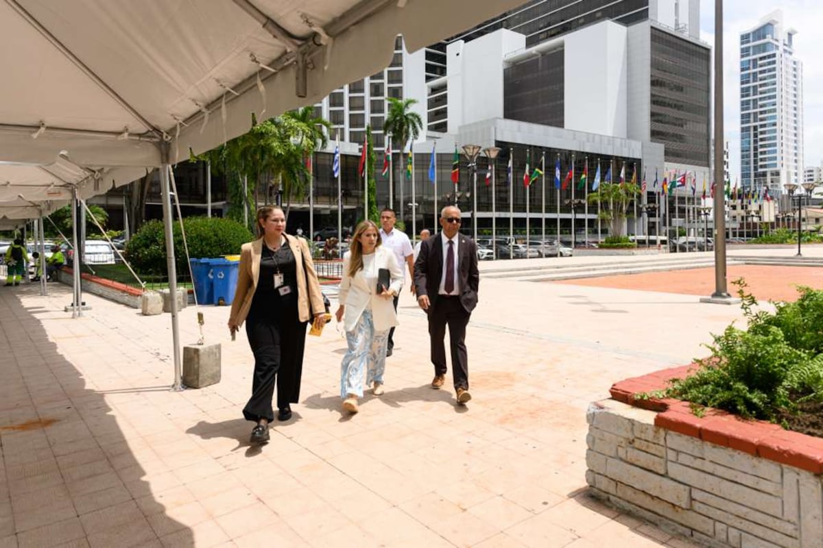 Secretario general de la OEA llega a Panamá para ultimar preparativos de la Asamblea General