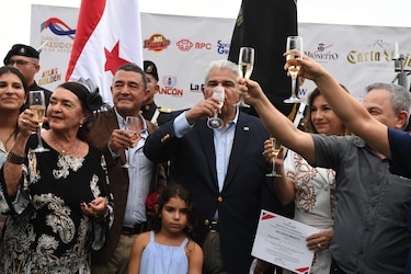 Mulino asiste al Clásico Presidente entre vítores y abucheos