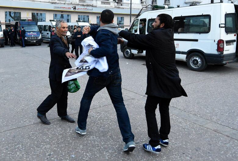 Caso Mossack Fonseca genera protestas en calles de Marruecos; policía rompe pancartas