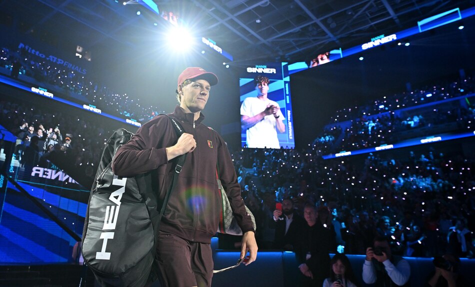 Sinner aparta a Alcaraz de la gesta en Turín