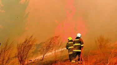 Incendios forestales azotan Santiago