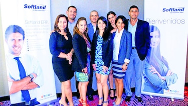 Grupo Softland realiza reunión en Panamá