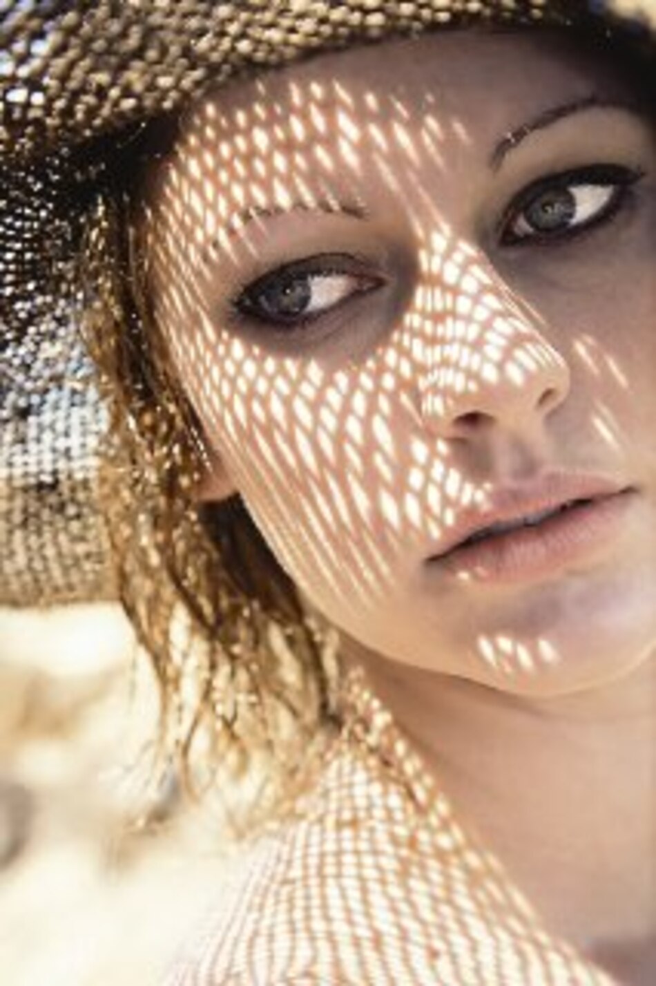 Piel dorada con manchas