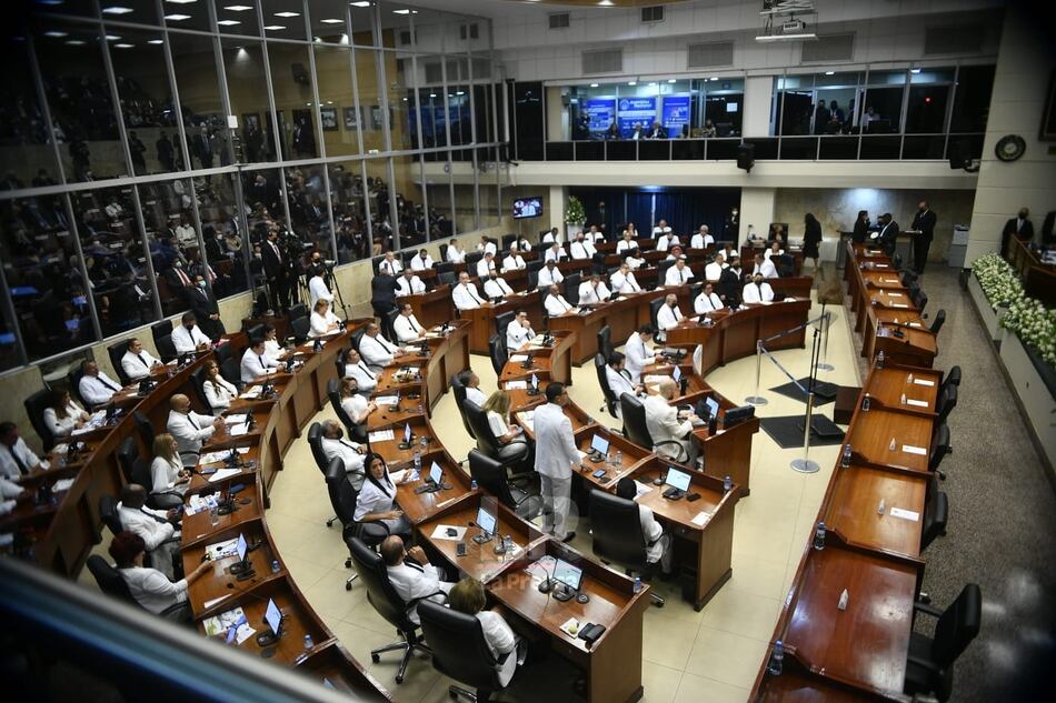 Diputados incrementan los viajes al extranjero