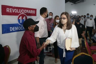 Exministra de Salud Rosario Turner buscará la presidencia del CEN del PRD