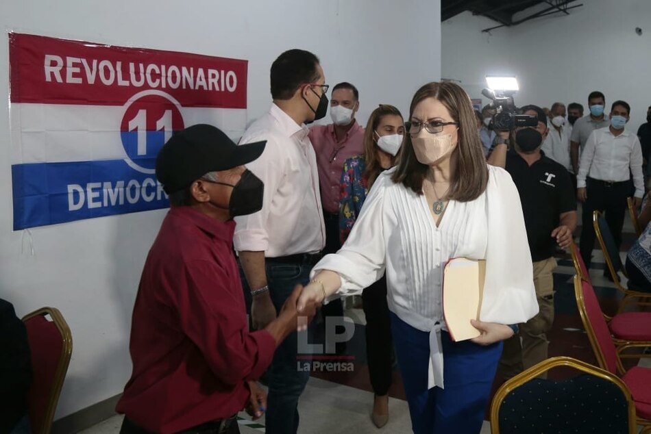 Exministra de Salud Rosario Turner buscará la presidencia del CEN del PRD