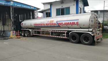 Unos 20 camiones cisternas con combustible llegan a David desde Costa Rica