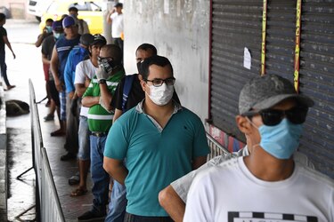 Supermercados limitan acceso de personas que brindan servicio delivery