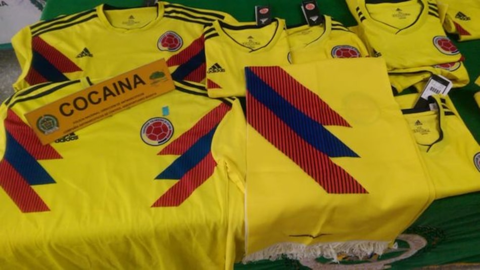Decomisan camisetas de selección colombiana impregnadas con cocaína