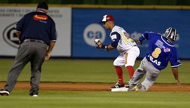 Árbitros castigados por malas decisiones en el béisbol panameño