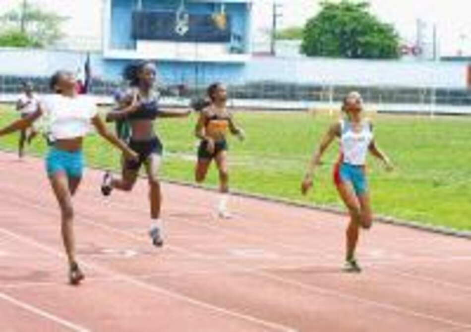 Colón ganó torneo de atletismo en la recta final