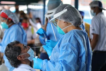 Región metropolitana refleja un leve descenso en los casos activos, afirma Israel Cedeño