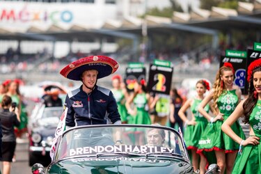 Hamilton logró su cuarto título con un guion que no le permitió lucirse