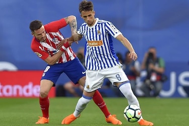 Atlético desaprovecha el tropiezo del Barcelona y el Málaga desciende