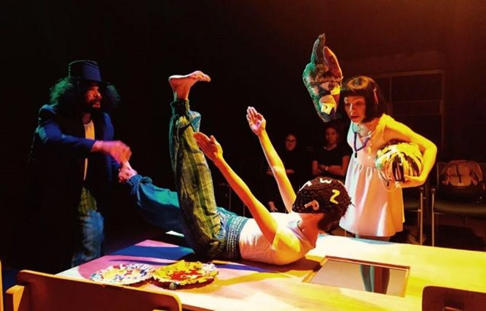 Las mil y una caras de Alicia en el escenario