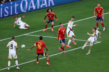Mikel Merino mete a España en semifinales de la Eurocopa