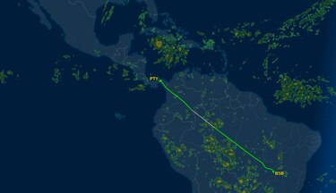 Detienen a pasajero que intentaba abrir la puerta de un avión de Copa en la fase de aterrizaje