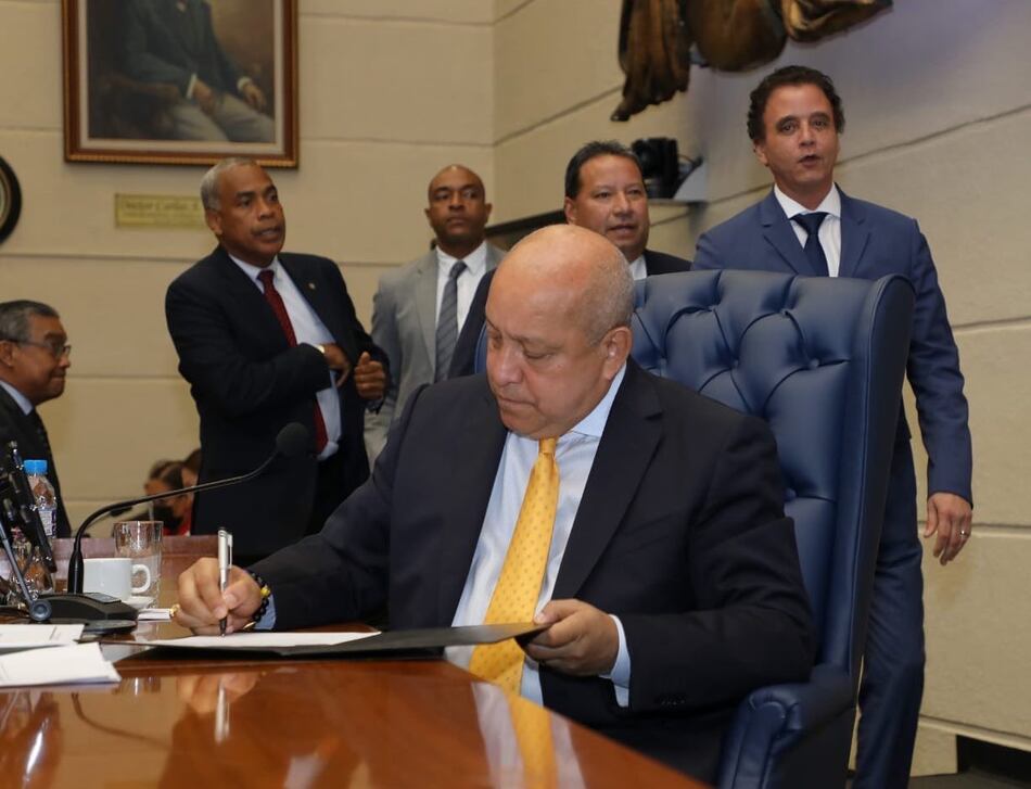 Organizaciones sindicales y federaciones deportivas no serían fiscalizadas por la Contraloría