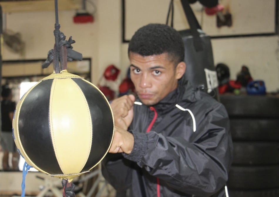 Panameño intenta ganar título de oro en Rusia