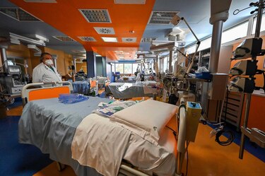 Italia supera a China en número de muertos por el coronavirus