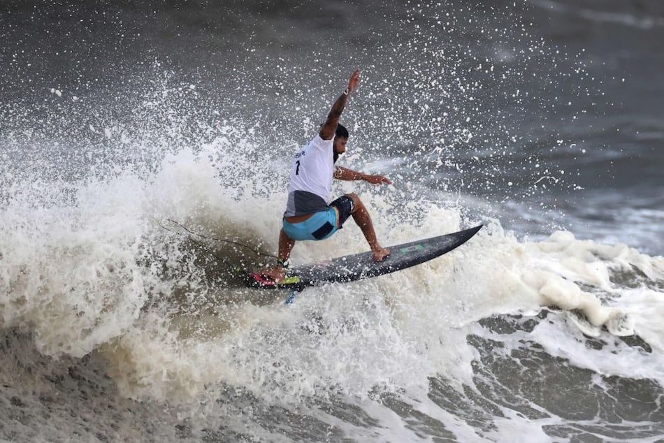 Brasileño Italo Ferreira, primer campeón olímpico de surf