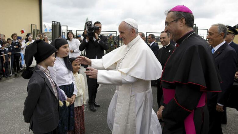 Papa Francisco llega a Portugal para su primera peregrinación a Fátima