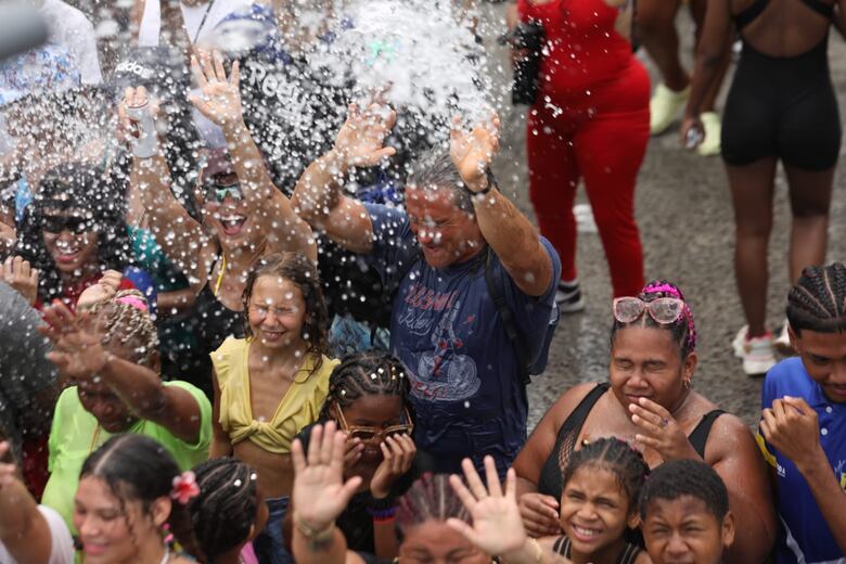 ‘Festival Carnavalístico’ llega a su tercer día con culecos y estrictas medidas de seguridad