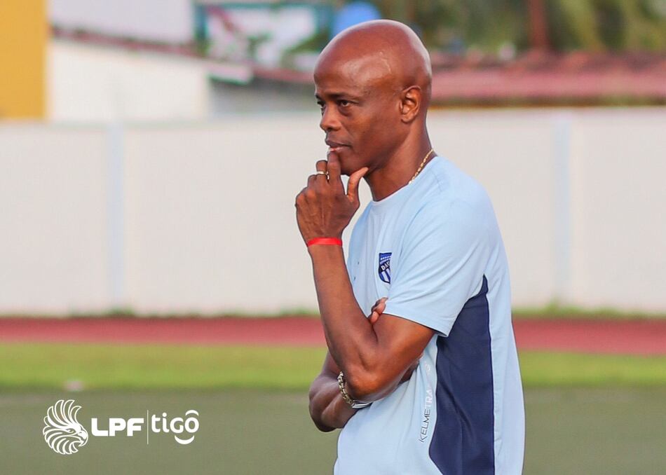 Julio César Dely Valdés volvería al banquillo